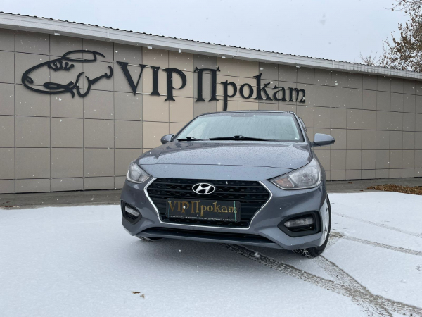 Аренда авто HYUNDAI SOLARIS Серый в Кемерово